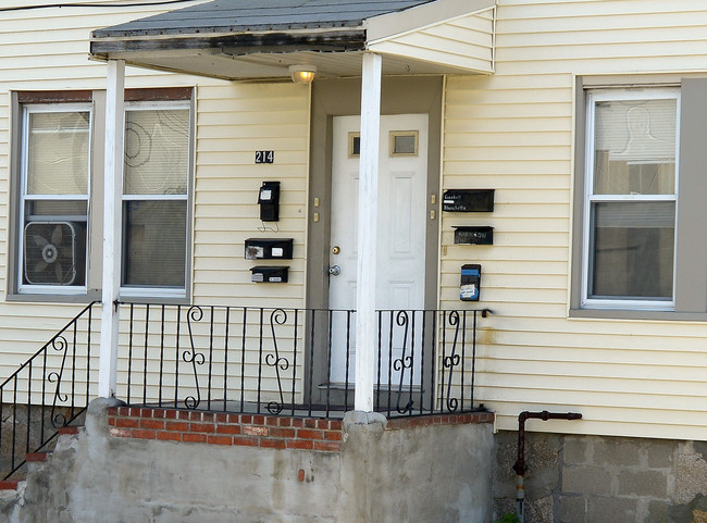 214 Coffin Ave in New Bedford, MA - Building Photo - Other