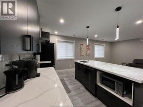 2446 McDougall St in Windsor, ON - Building Photo - Building Photo