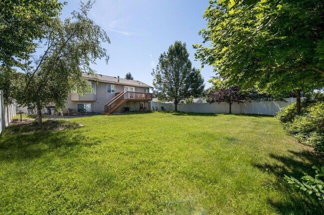 property at 5881 N Genoa Ct