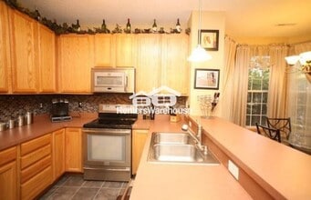 3029 Hemingway Tr in Maplewood, MN - Building Photo - Building Photo
