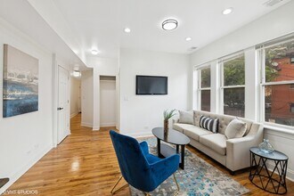 3849 W Ainslie St in Chicago, IL - Building Photo - Building Photo