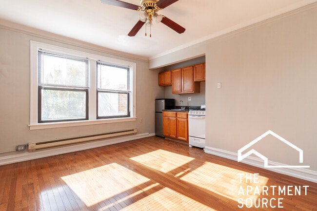 property at 4546 N Damen Ave