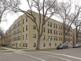 6101 N Washtenaw Apartments