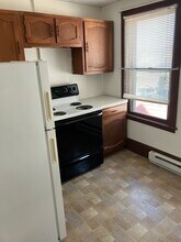 1025 Willow St, Unit 1 in Plains Township, PA - Foto de edificio - Building Photo