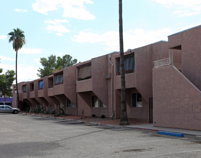 Mountain Terrace Apartments in Tucson, AZ - Building Photo - Building Photo