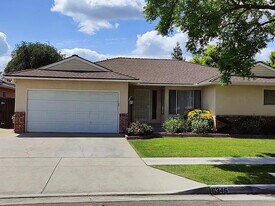 6345 N Spalding Ave in Fresno, CA - Building Photo