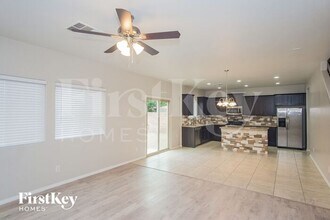 6710 Crystal Run Ln in Las Vegas, NV - Building Photo - Building Photo