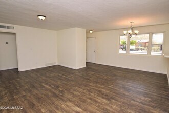 4233 E Lester St in Tucson, AZ - Building Photo - Building Photo