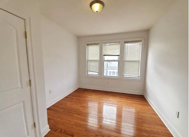94 Woodlawn Ave in Jersey City, NJ - Building Photo - Building Photo