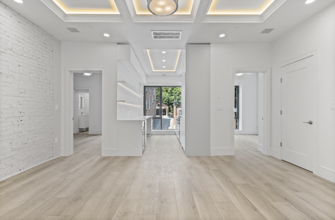 1580 Beacon St in Brookline, MA - Foto de edificio