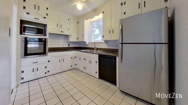 2426 Queen St in Winston-Salem, NC - Foto de edificio - Building Photo