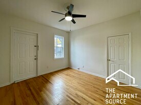 2223 N Hoyne Ave, Unit 2 in Chicago, IL - Building Photo