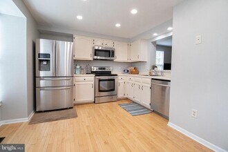 2526 Log Mill Ct in Crofton, MD - Building Photo - Building Photo