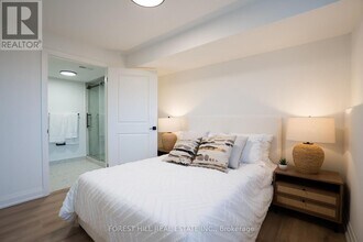 5 Hopperton Dr in Toronto, ON - Building Photo - Building Photo