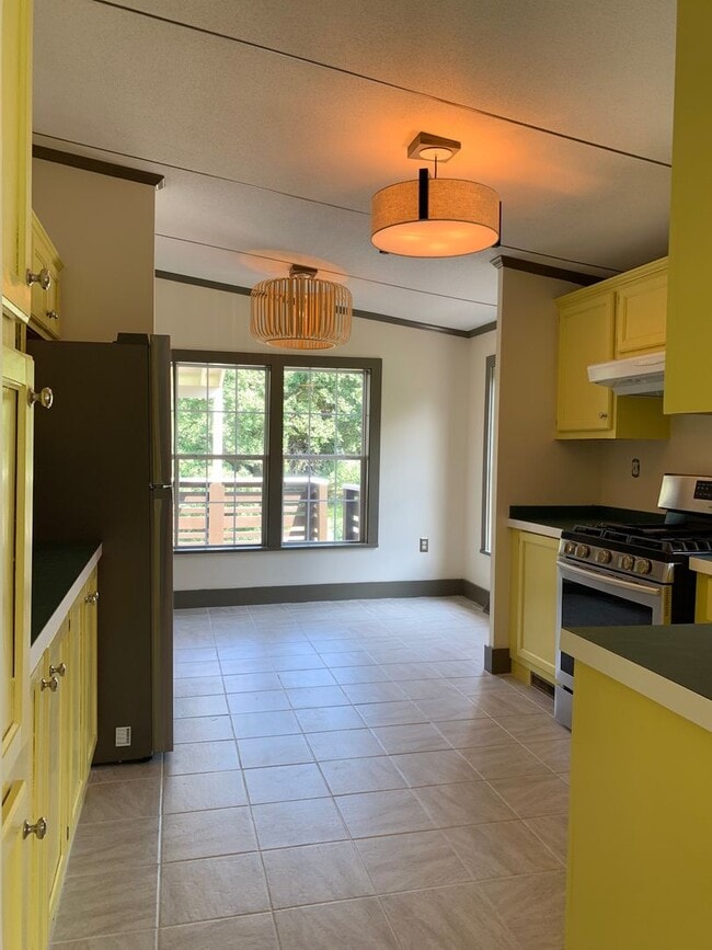 property at 116 Sunset Knoll Rd