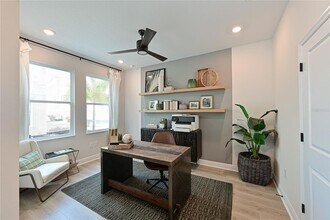 2451 Mangum Ct in Sarasota, FL - Building Photo - Building Photo