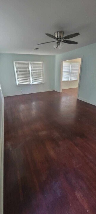 1723 Wisteria St in Gulfport, MS - Building Photo