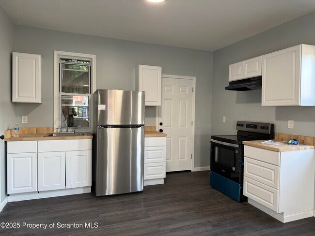 319-319 E Elm St in Scranton, PA - Building Photo - Building Photo