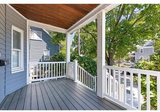 96 Edinboro Rd in Quincy, MA - Foto de edificio - Building Photo