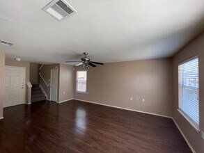 5313 Hutchinson Dr in Austin, TX - Building Photo - Building Photo