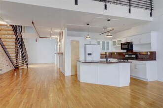 411 Brazos St in Austin, TX - Building Photo - Building Photo