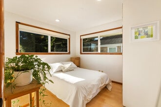 10828 23rd Ave NE in Seattle, WA - Building Photo - Building Photo