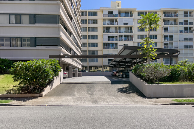 Makiki Regent in Honolulu, HI - Building Photo - Building Photo