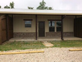 10479 CR 2173 in Whitehouse, TX - Building Photo
