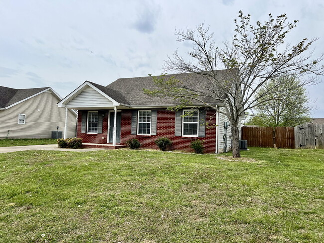 2785 Russet Ridge Dr in Clarksville, TN - Building Photo - Building Photo