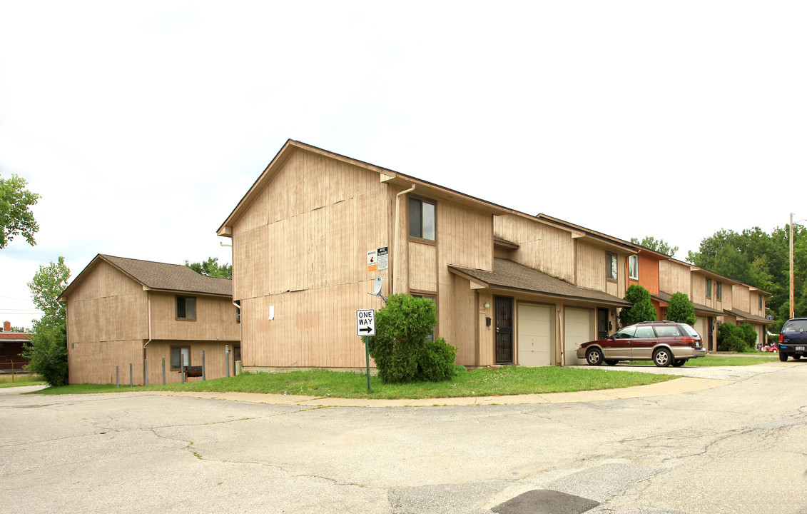 4296-4306 E 176th St in Cleveland, OH - Building Photo