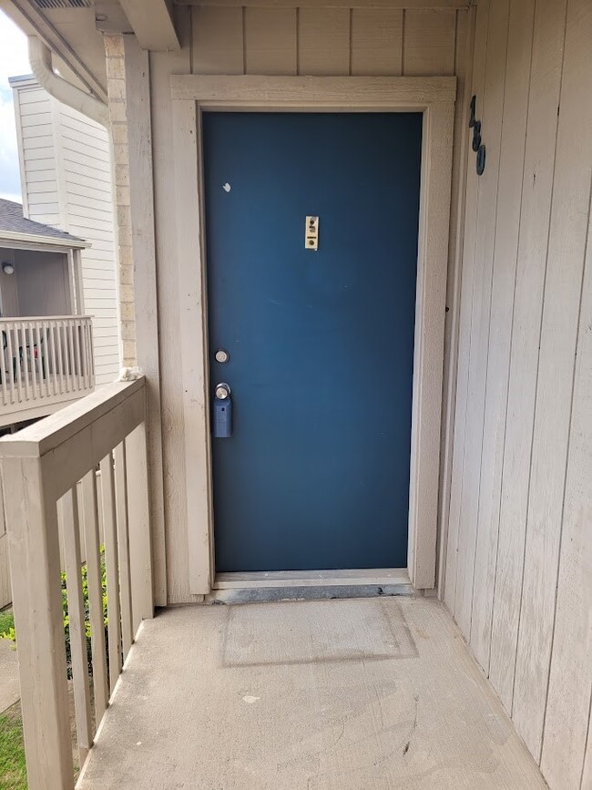 property at 3919 Fairmont Pkwy