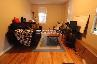 429 Franklin St, Unit 1R in Cambridge, MA - Foto de edificio - Building Photo