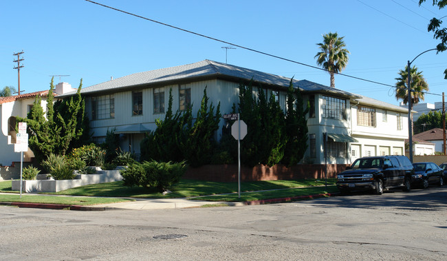 10751 Missouri Ave in Los Angeles, CA - Building Photo - Building Photo