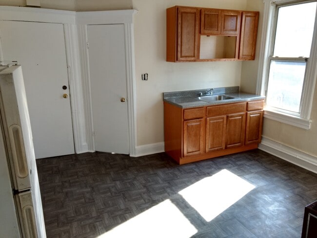 117 Parker Ave, Unit A