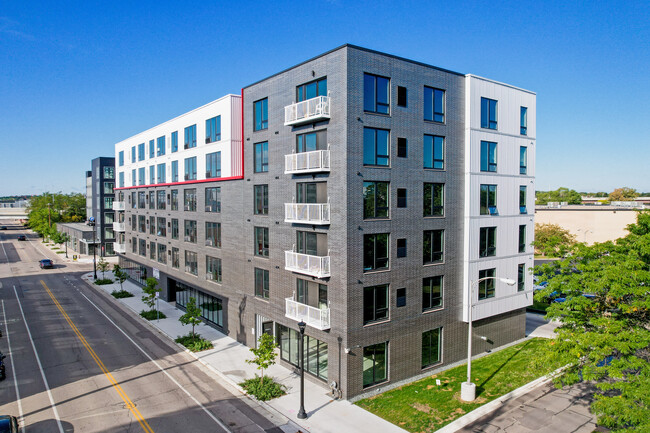 The Redwell in Minneapolis, MN - Building Photo - Building Photo