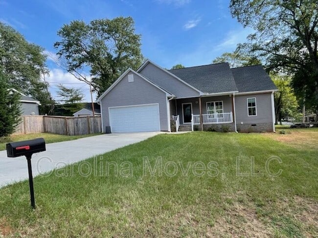 property at 5 Lombard Ln