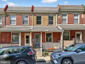 941 Sargent Ave in Bryn Mawr, PA - Building Photo