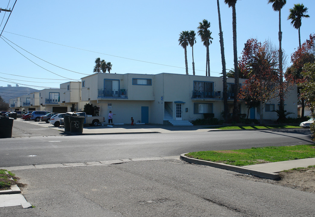 Whispering Palms in Lompoc, CA - Building Photo