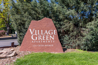 Village Green in Greeley, CO - Foto de edificio - Building Photo