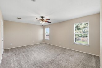 6701 Corral Ln in Denton, TX - Foto de edificio - Building Photo