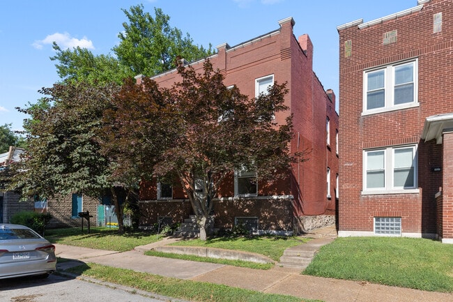 property at 3005 S Compton Ave