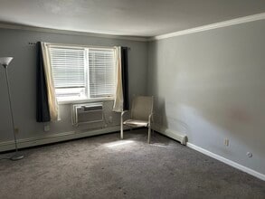 1015 Garnet Dr in Burlington, NJ - Building Photo - Building Photo