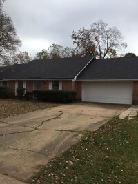 504 Northpark Dr photo'