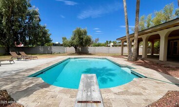 5337 E Thunderbird Rd in Scottsdale, AZ - Building Photo - Building Photo