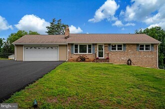 212 Mt Pleasant Blvd in Fredericksburg, VA - Building Photo - Building Photo