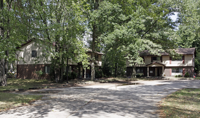 1200 Fruit St in Algonac, MI - Foto de edificio - Building Photo