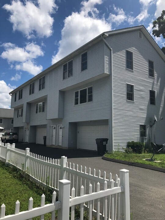 15 South Ave in Danbury, CT - Foto de edificio