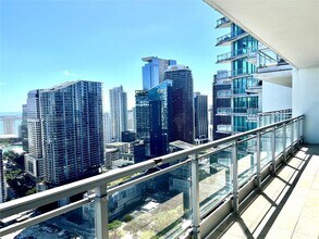 92 SW 3rd St in Miami, FL - Building Photo - Building Photo