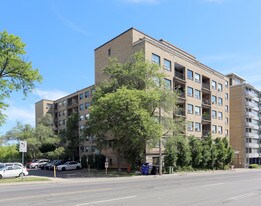 Vincent Court in Toronto, ON - Building Photo