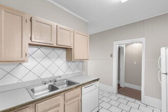 Laurelton Oaks in Birmingham, AL - Building Photo - Building Photo